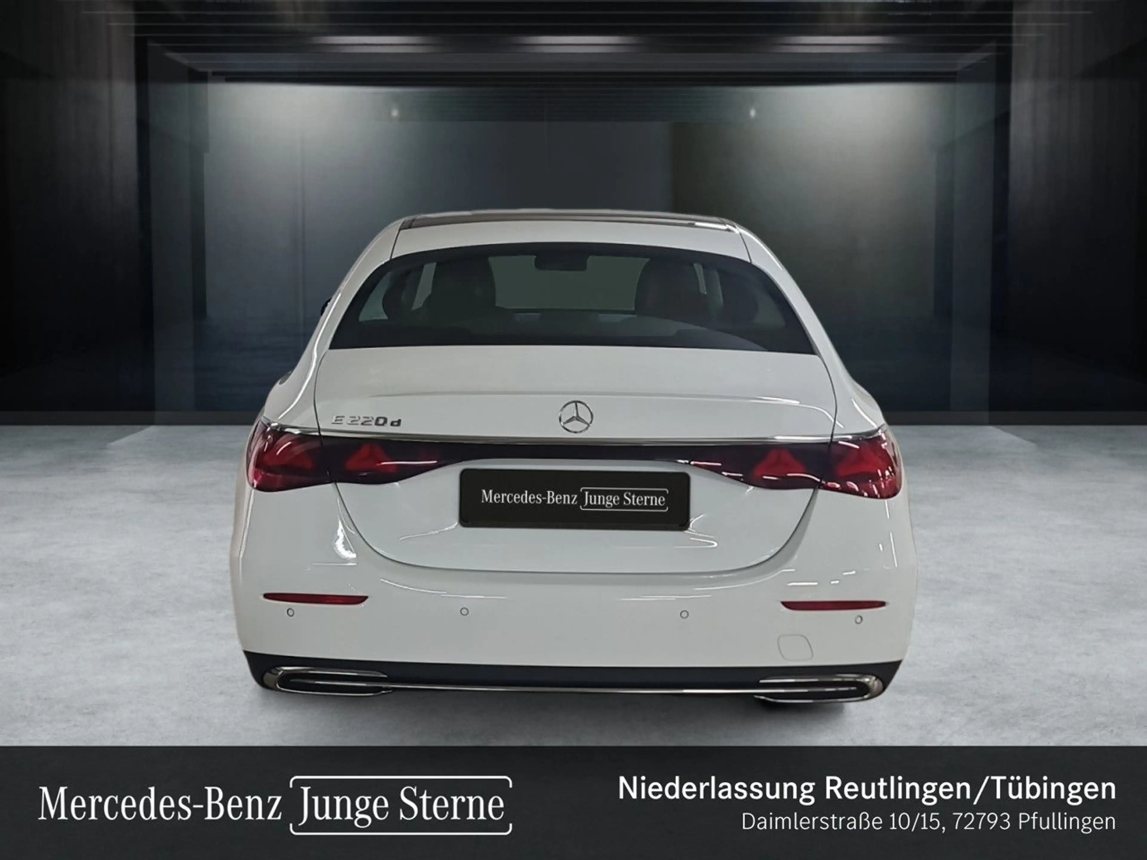 Mercedes-Benz E 220 d Avantgarde Pano LED Kamera Spurhalt-Ass 9G — photo 5