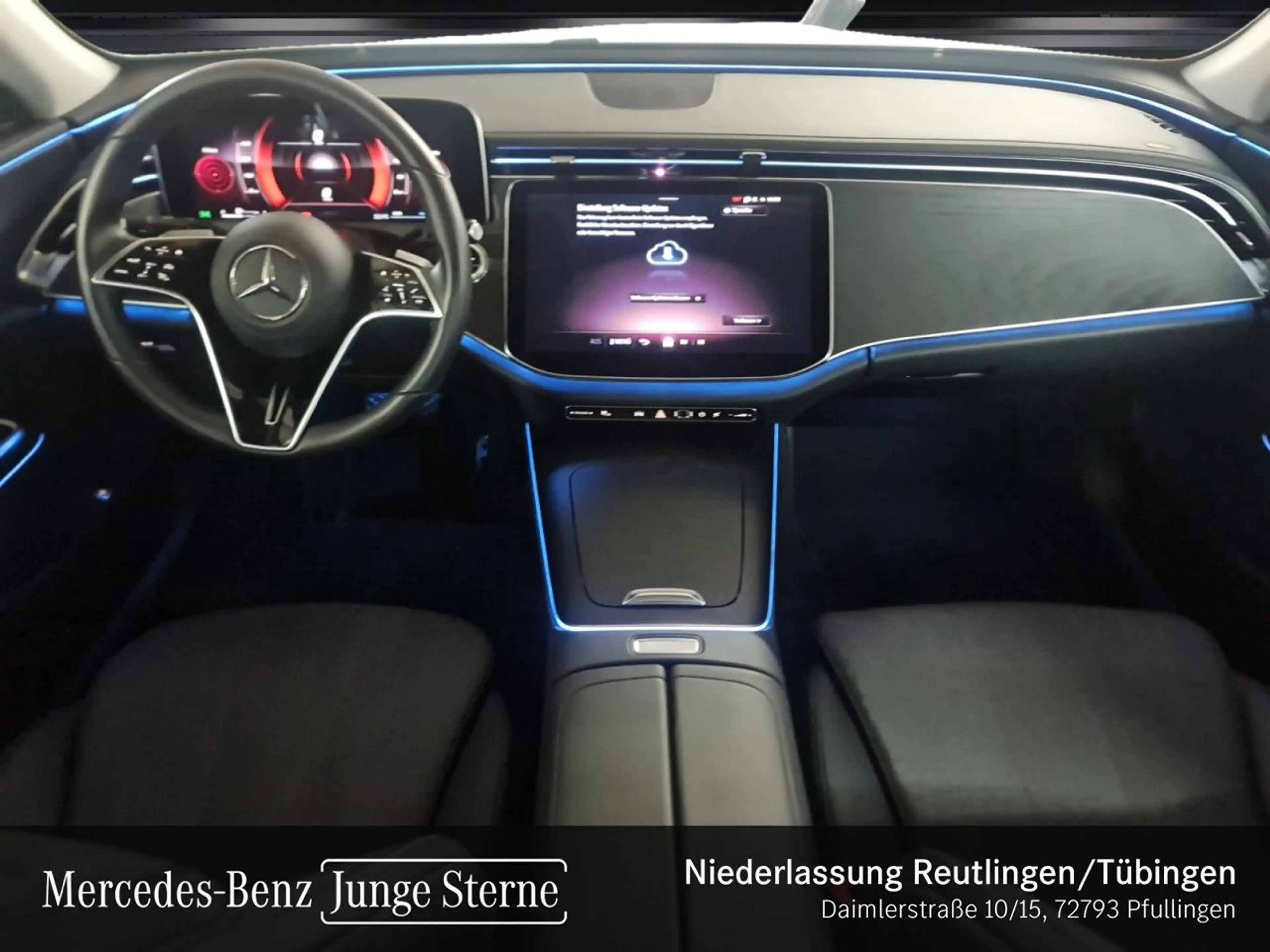 Mercedes-Benz E 220 d Avantgarde Pano LED Kamera Spurhalt-Ass 9G — photo 13