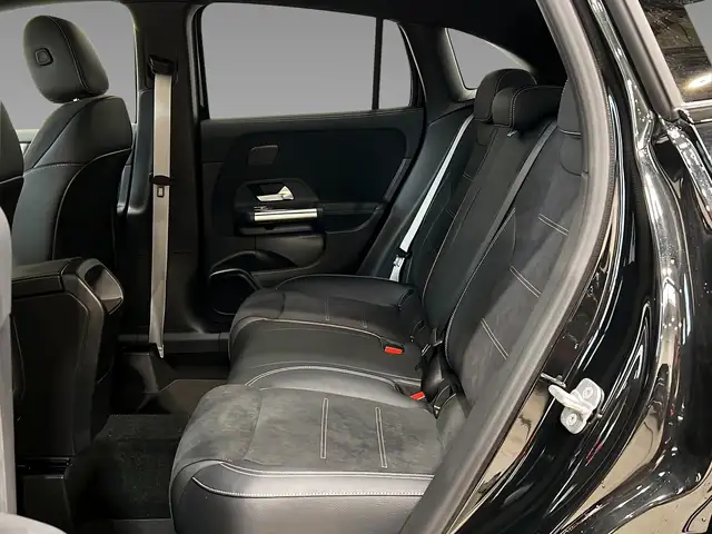 Mercedes-Benz Gla Class view 9