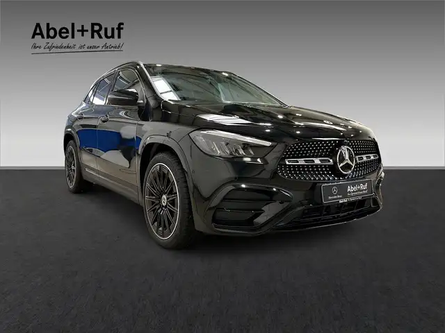 Mercedes-Benz Gla Class view 3