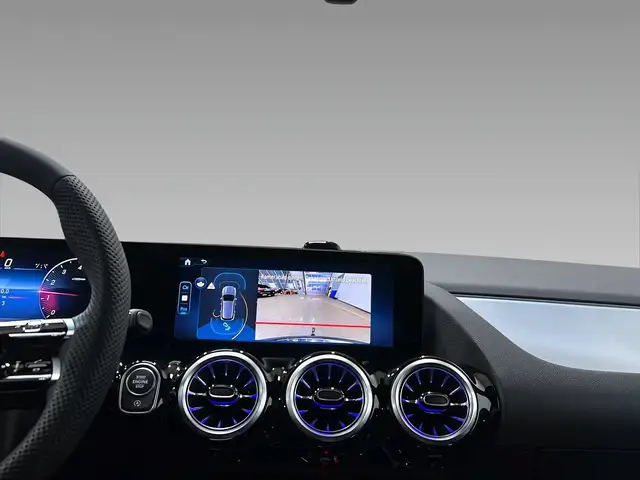 Mercedes-Benz Gla Class view 12