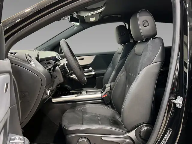 Mercedes-Benz Gla Class view 8