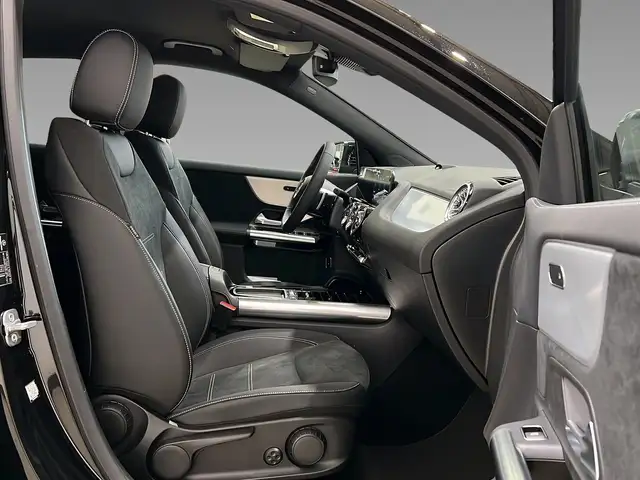 Mercedes-Benz Gla Class view 14