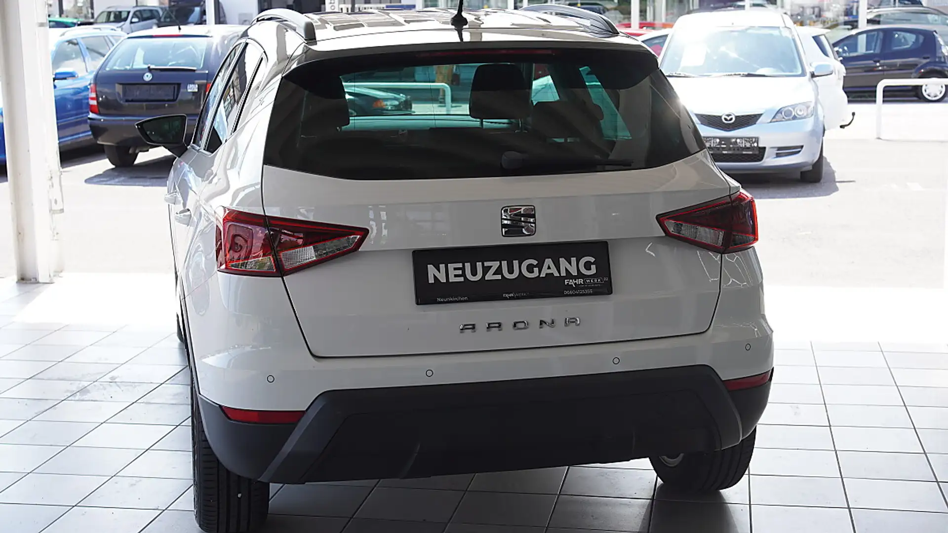 SEAT Arona 1,0 Eco TSI Style //TOPZUSTAND//PICKERL//NEU// Weiß - 2
