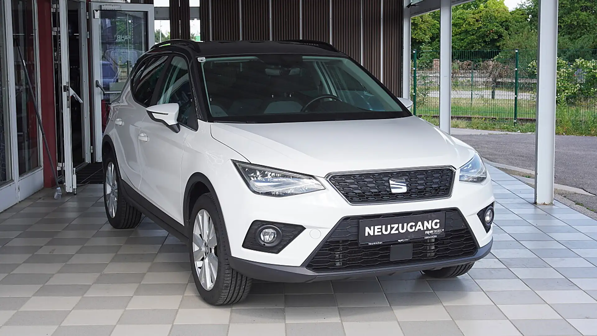 SEAT Arona 1,0 Eco TSI Style //TOPZUSTAND//PICKERL//NEU// Weiß - 1