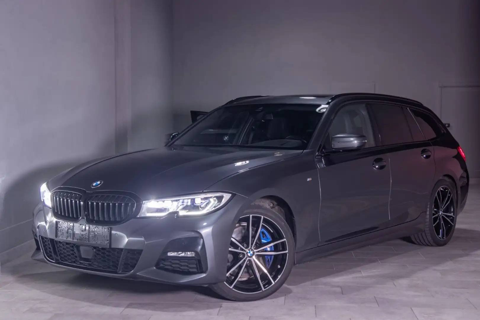 BMW 320 d Touring xDrive M Sport HUD/Pano/Laser/ACC Gris - 1