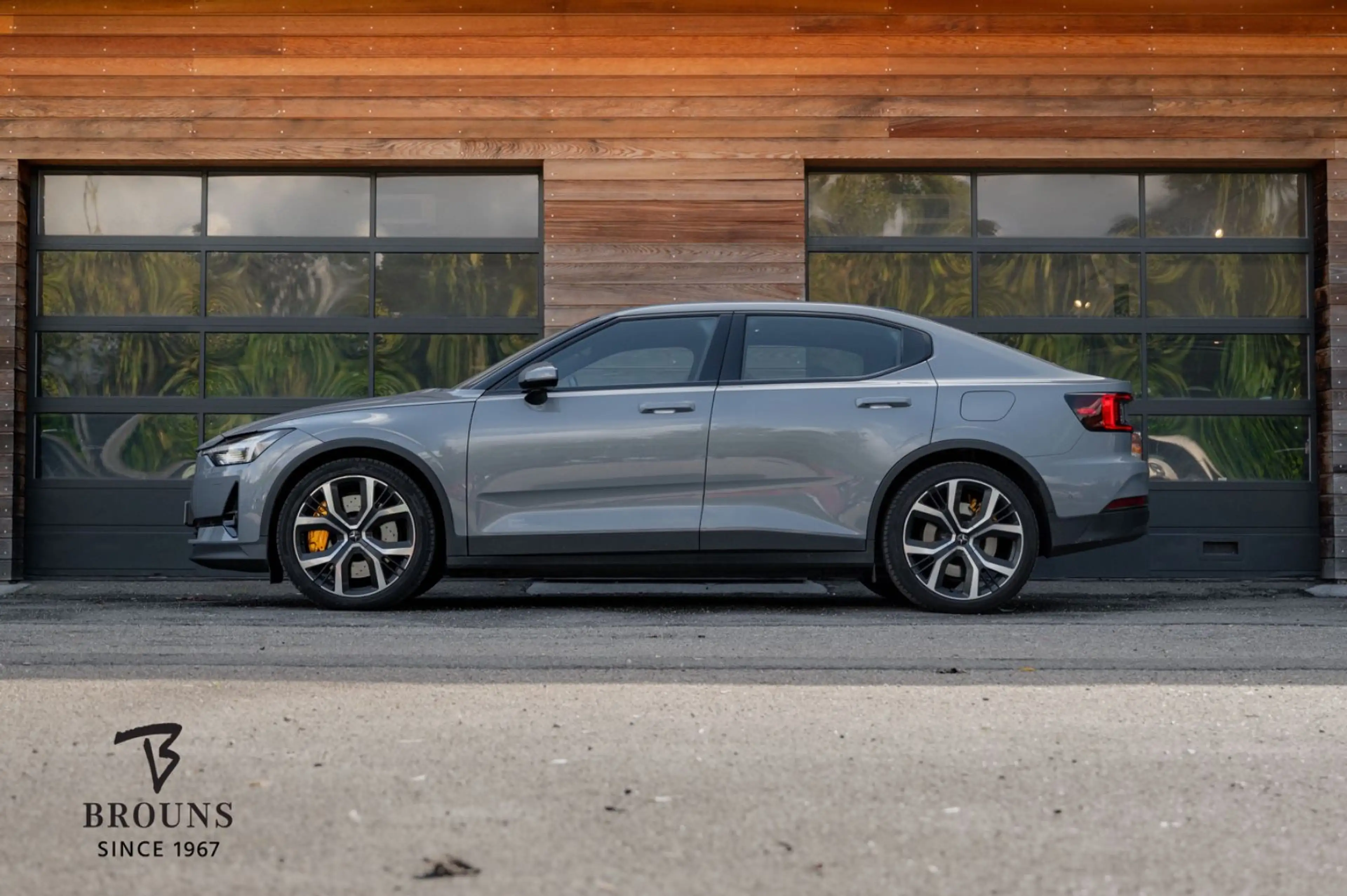 Polestar 2 Long Range Dual — photo 2