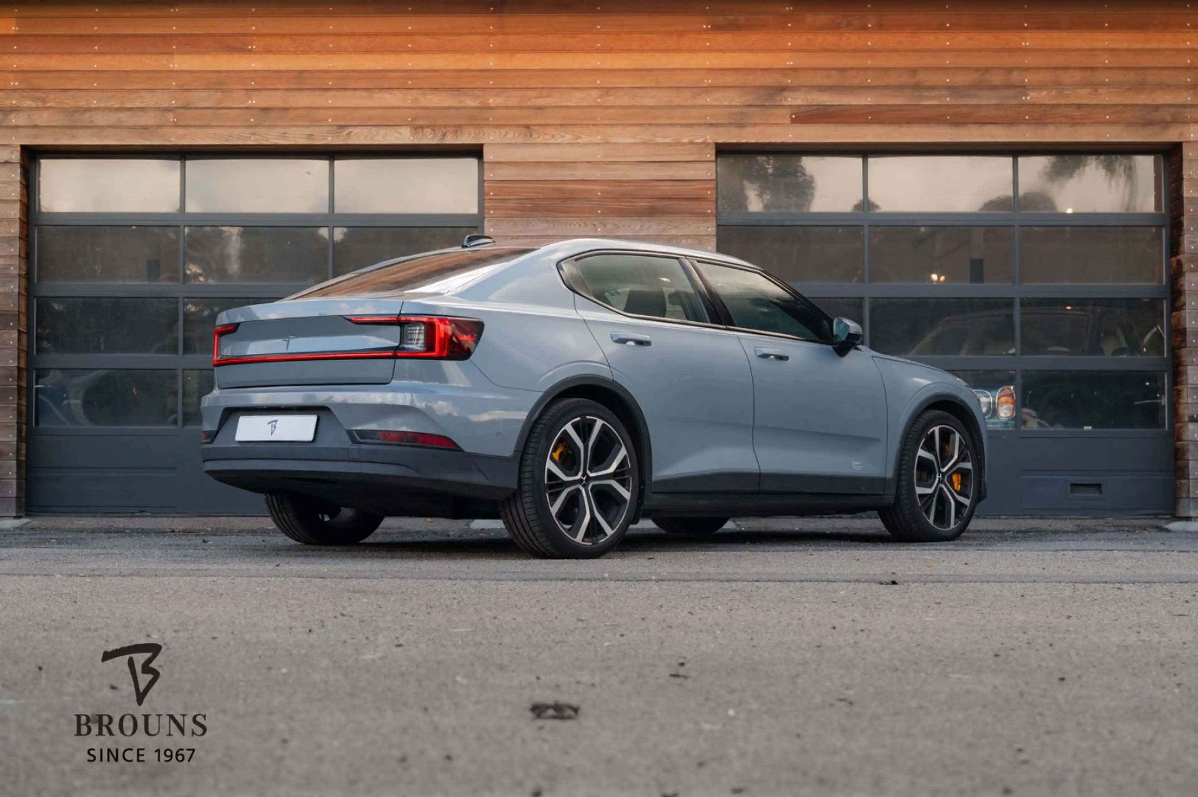 Polestar 2 Long Range Dual — photo 3