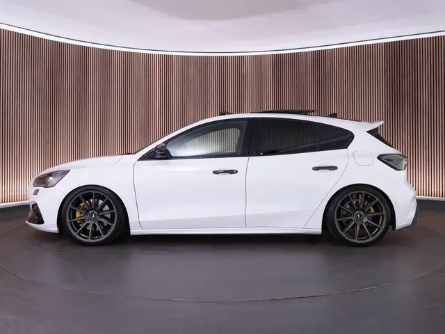 Ford Focus view 11