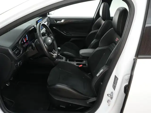 Ford Focus view 4