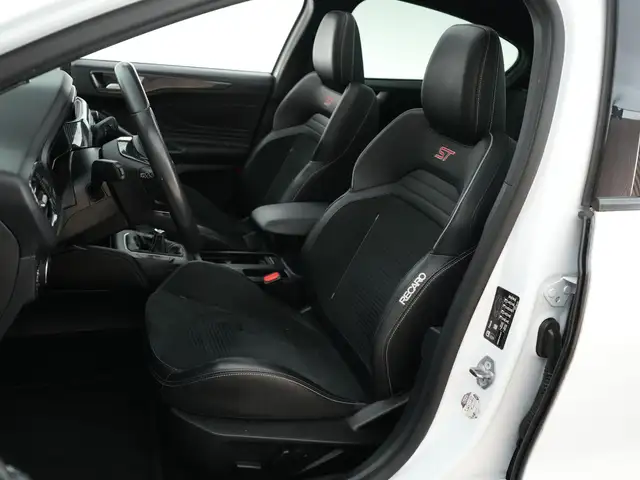 Ford Focus view 5