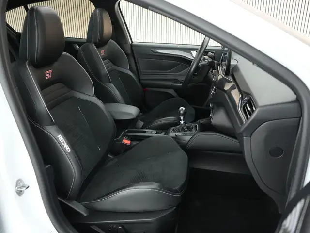 Ford Focus view 10