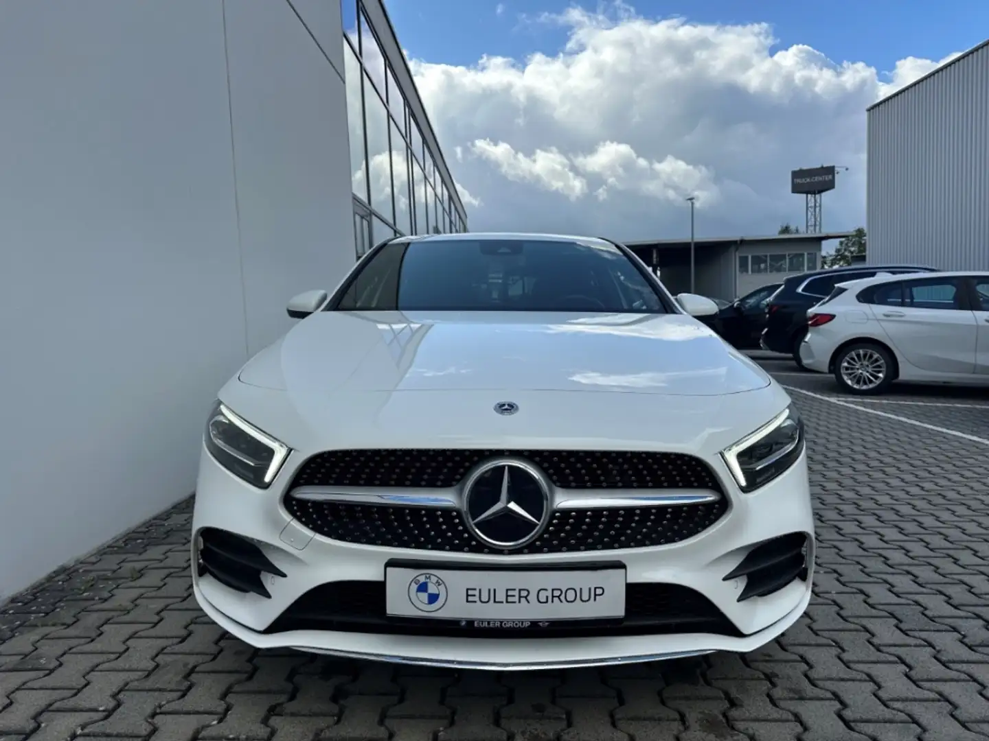 Mercedes-Benz A 250 Advanced AMG Line ACC CarPlay LED RFK Weiß - 2
