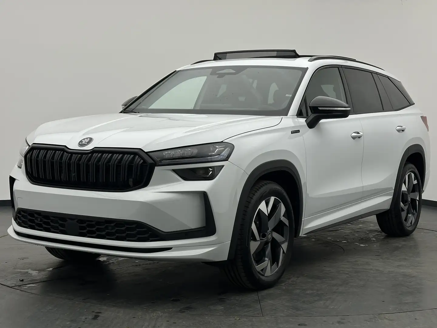 Skoda Kodiaq Kodiaq 2.0 TDI 4x4 DSG Sportline+PANO+AHK+7S+HUD Белый - 2