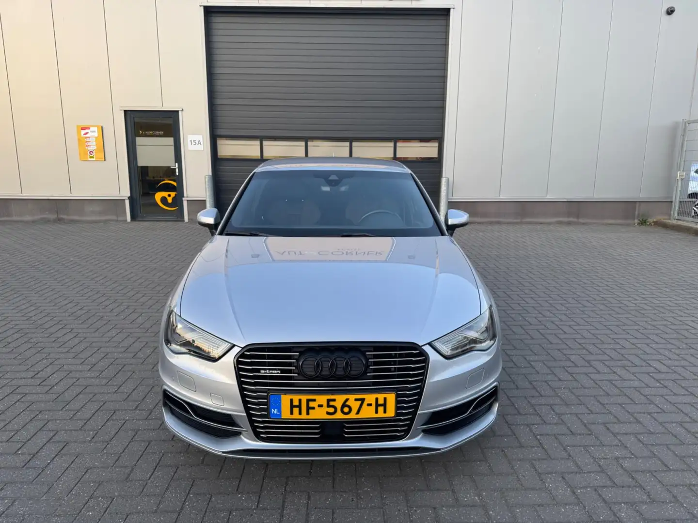 Audi A3 Sportback 1.4 e-tron PHEV Ambition Pro Line plus Grijs - 2