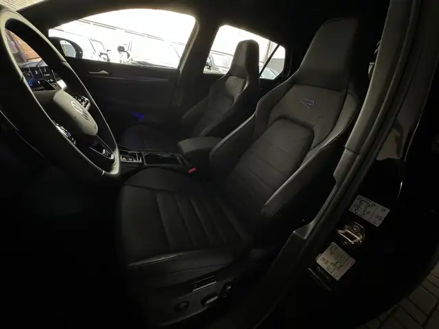 Volkswagen Golf view 11