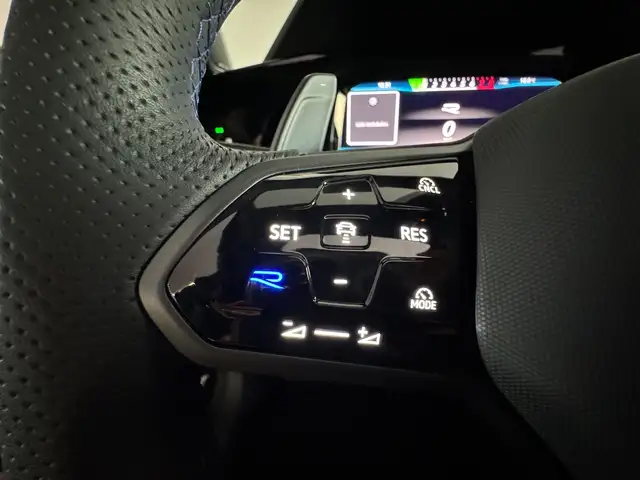 Volkswagen Golf view 13