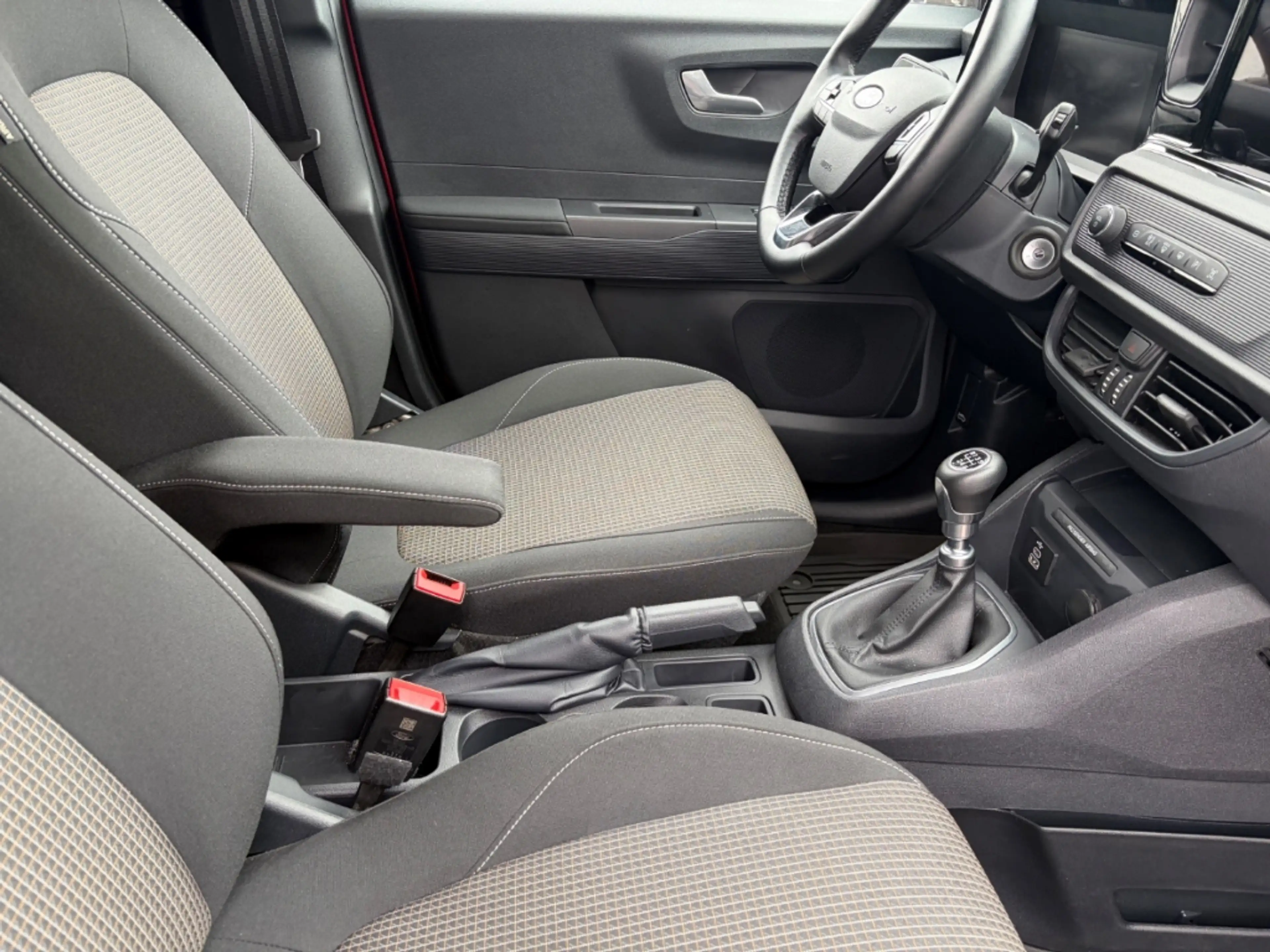 Ford Tourneo Courier 1.0 EcoBoost Trend AHK — photo 15