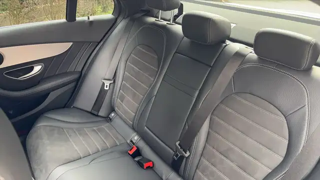 Mercedes-Benz C-Class view 9
