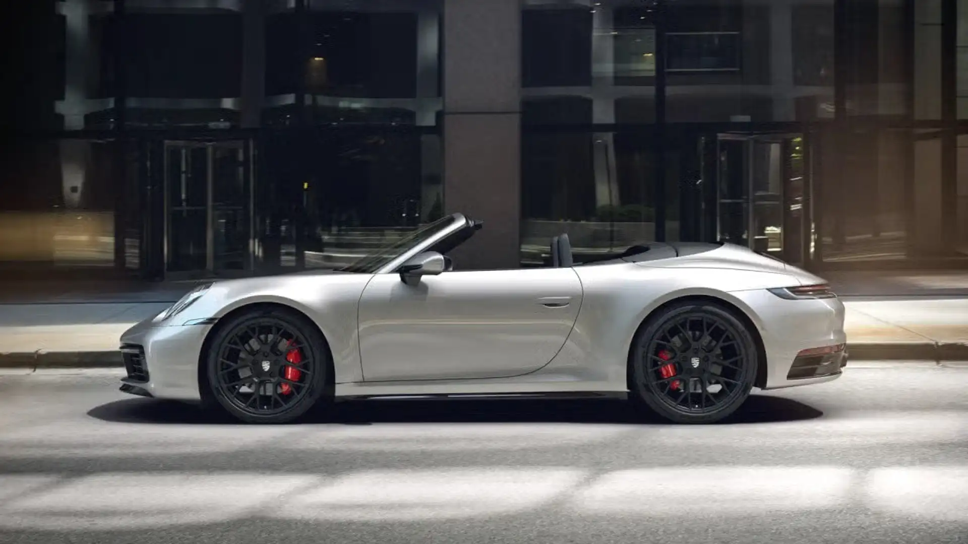 Porsche 911 Carrera 4S Cabriolet Argento - 2