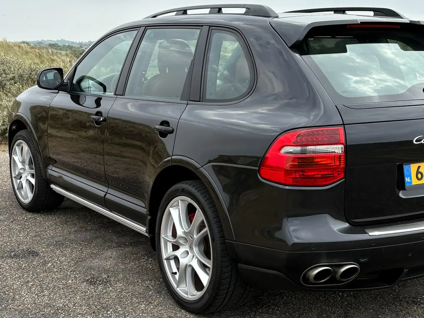 Porsche Cayenne Cayenne Turbo Schwarz - 2