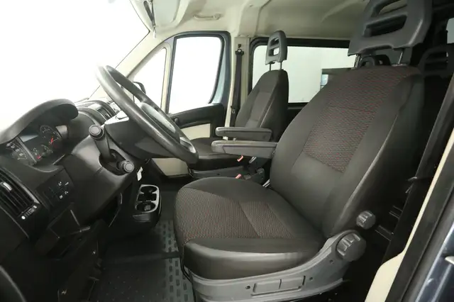 Peugeot Boxer view 11