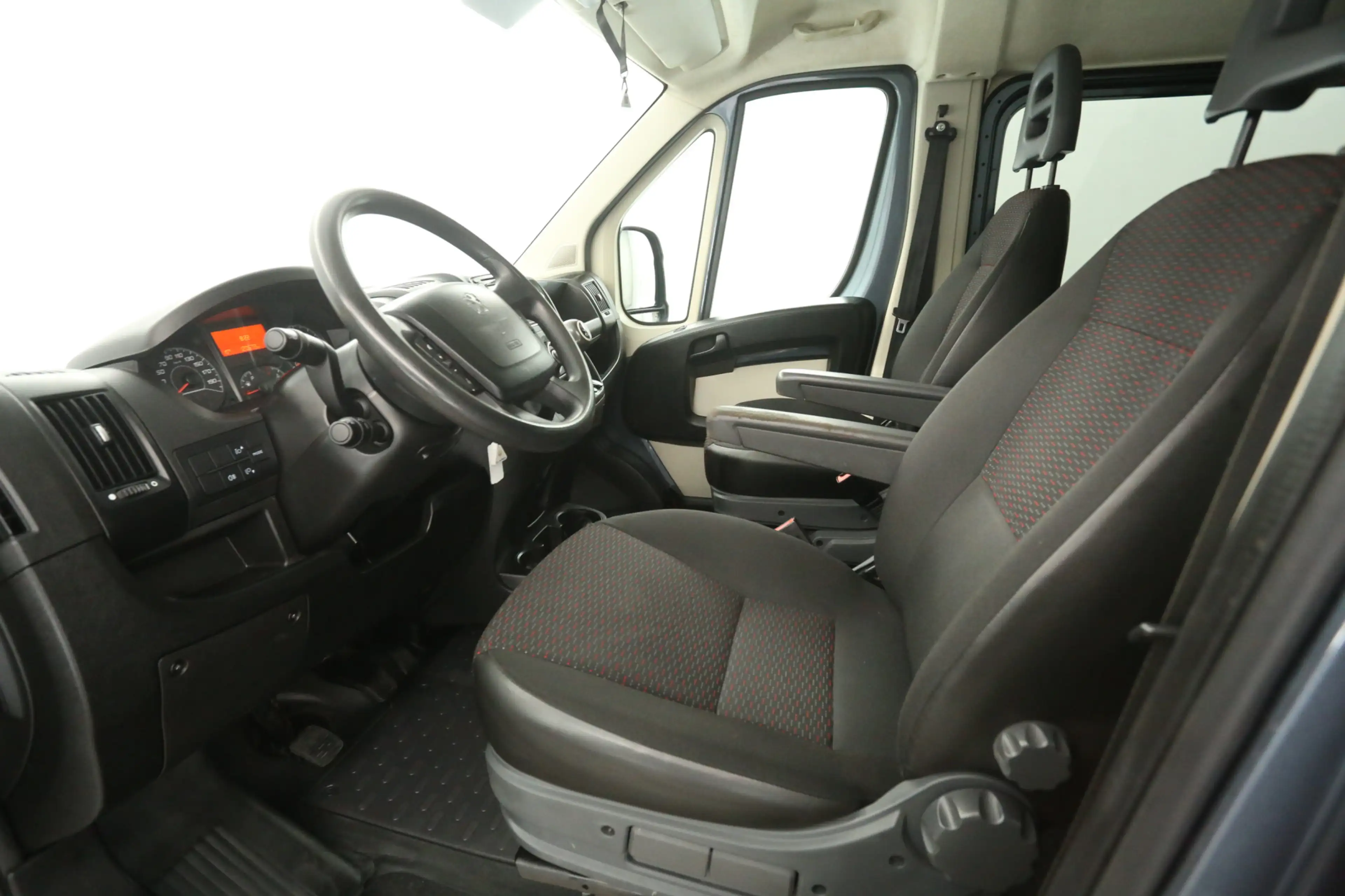 Peugeot Boxer 2.0 BlueHDI L2H1 | Marge | Dubbele Cabine | Airco — photo 23