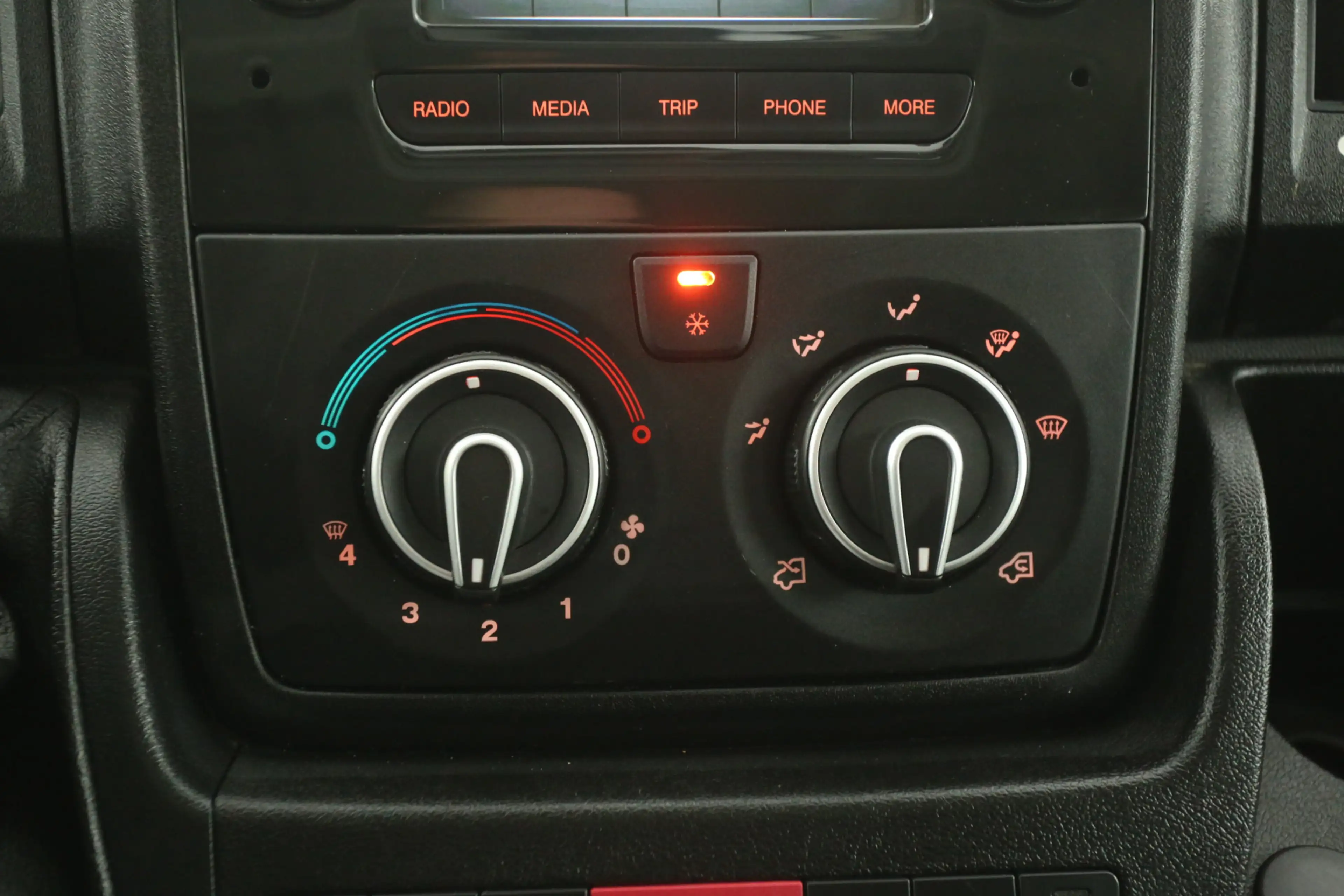 Peugeot Boxer 2.0 BlueHDI L2H1 | Marge | Dubbele Cabine | Airco — photo 19