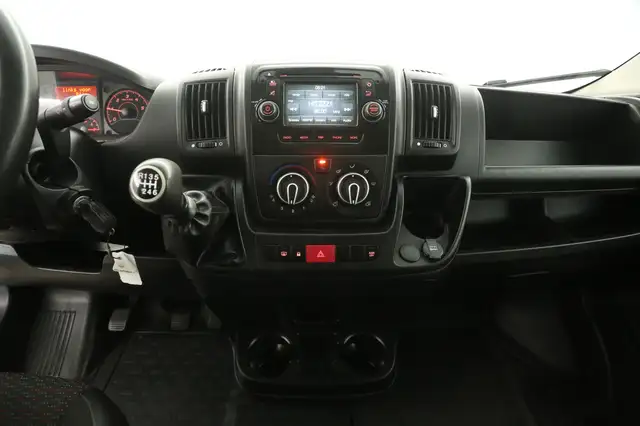 Peugeot Boxer view 14