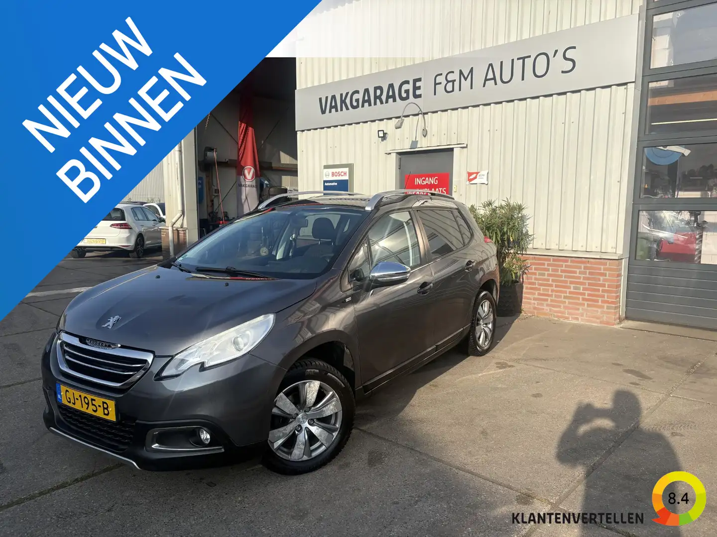 Peugeot 2008 1.2 PureTech Style Grijs - 1