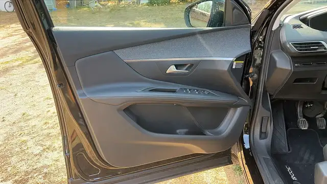 Peugeot 3008 view 7