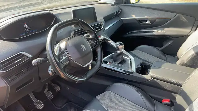 Peugeot 3008 view 8