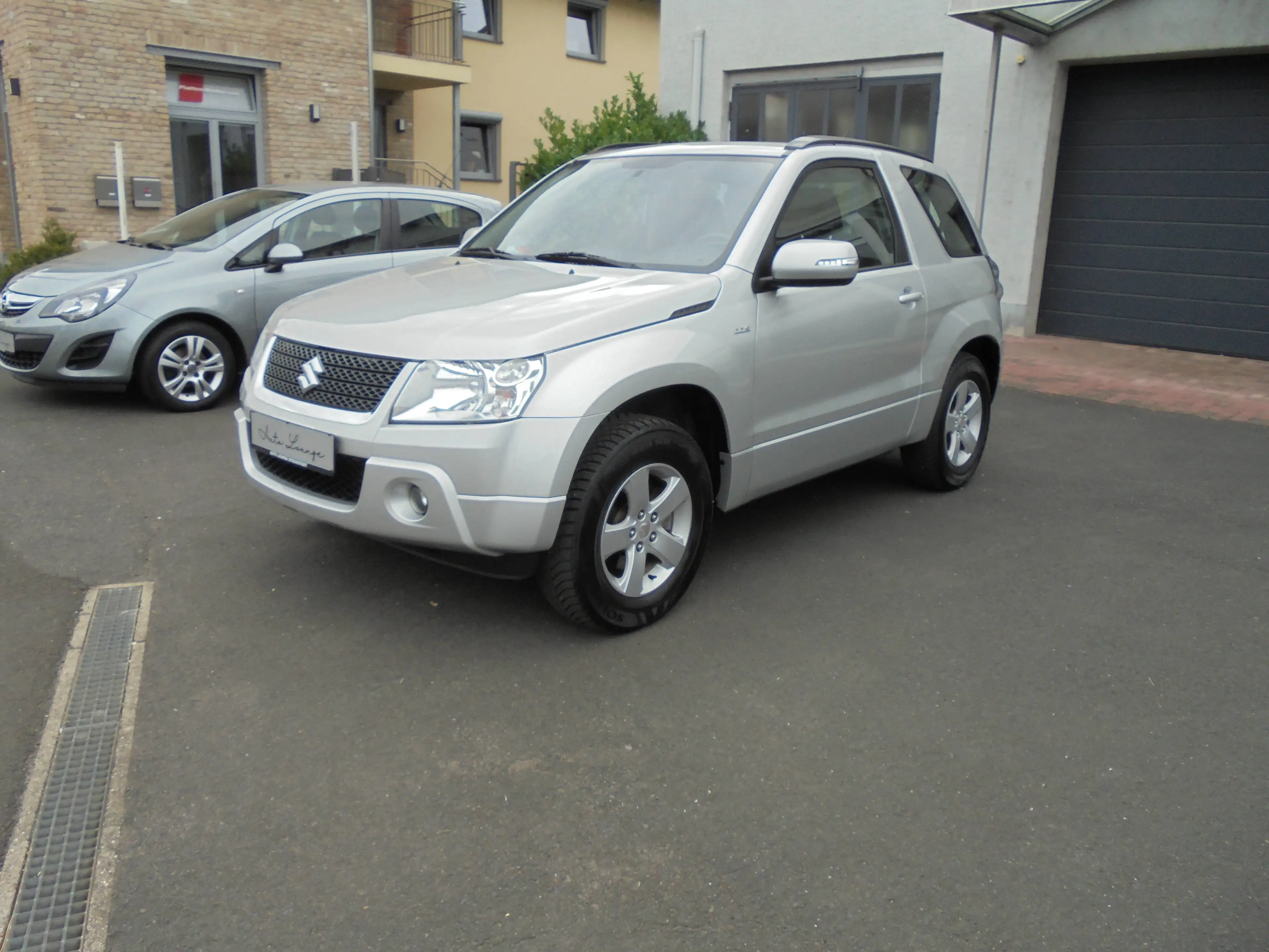 Suzuki Grand Vitara 1.9 DDIS 3 Türer - 1. Hand - Allrad - Klima - Zahnriemen neu - Top Zustand — photo 7
