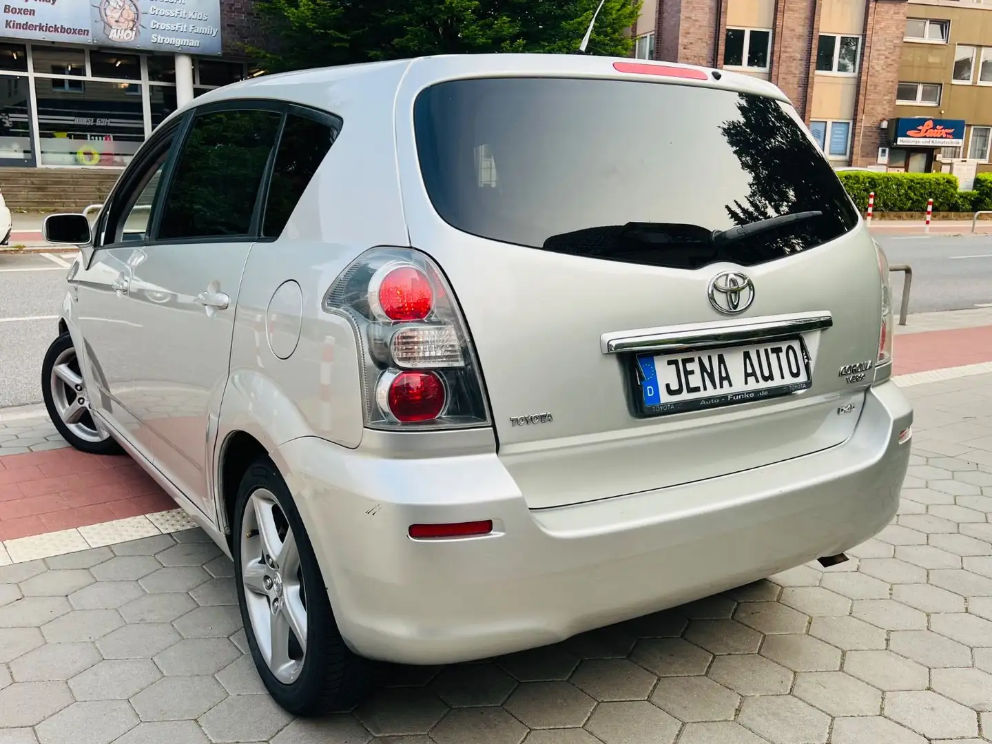Toyota Corolla Verso 2.2 D kamera 7.Sitzer Klimaaut. Argent - 2