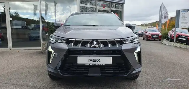 Mitsubishi Asx view 3