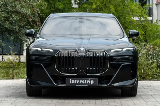 BMW 7 Series view 2