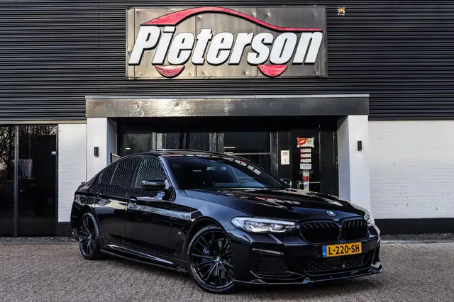 BMW 530 5-serie 530d M-Pakket FACELIFT 6 CILINDER PANO 360