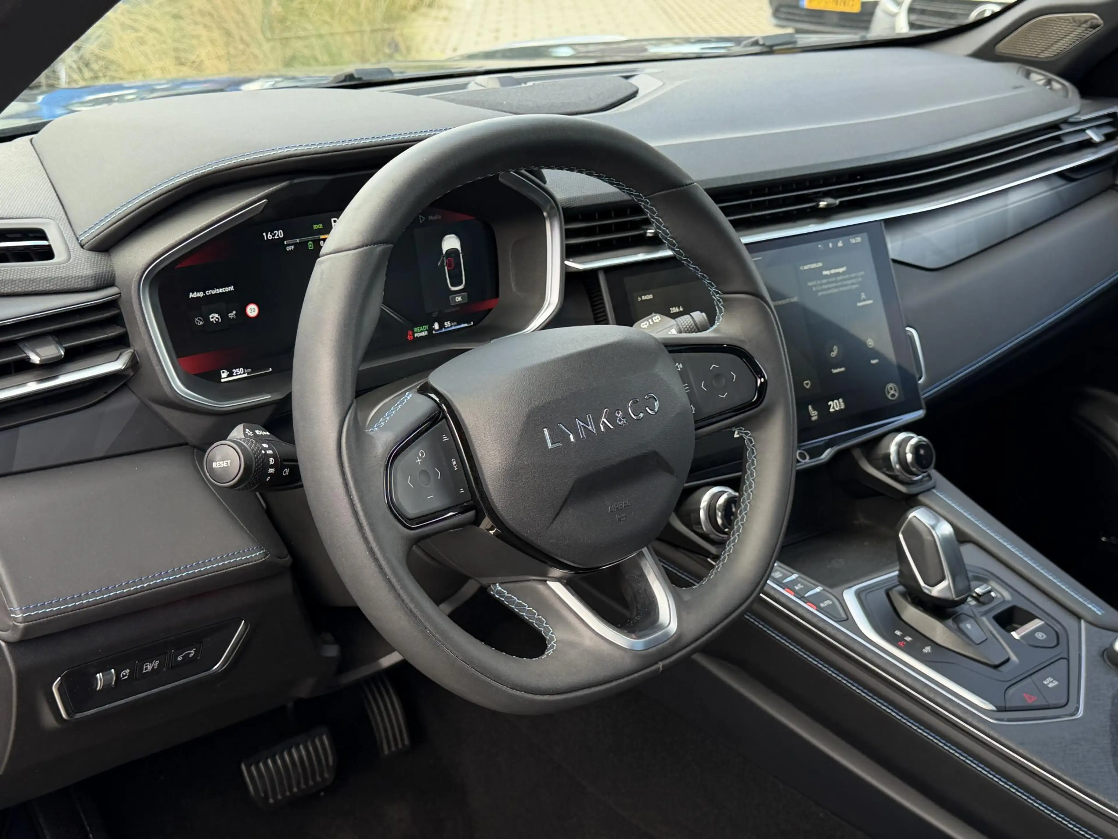 Lynk & Co 01 1.5 HYBRIDE | 360 camera | panodak | blindspot | e — photo 9