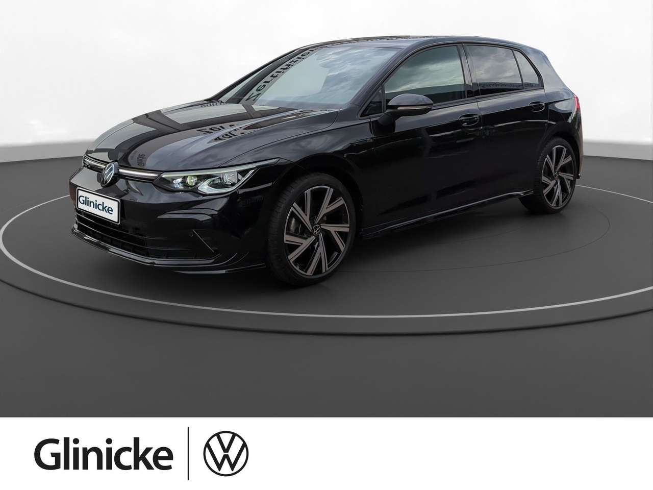 Volkswagen Golf — Volkswagen Golf VIII 1,5 TSI R-Line SiHz Matrix DSG