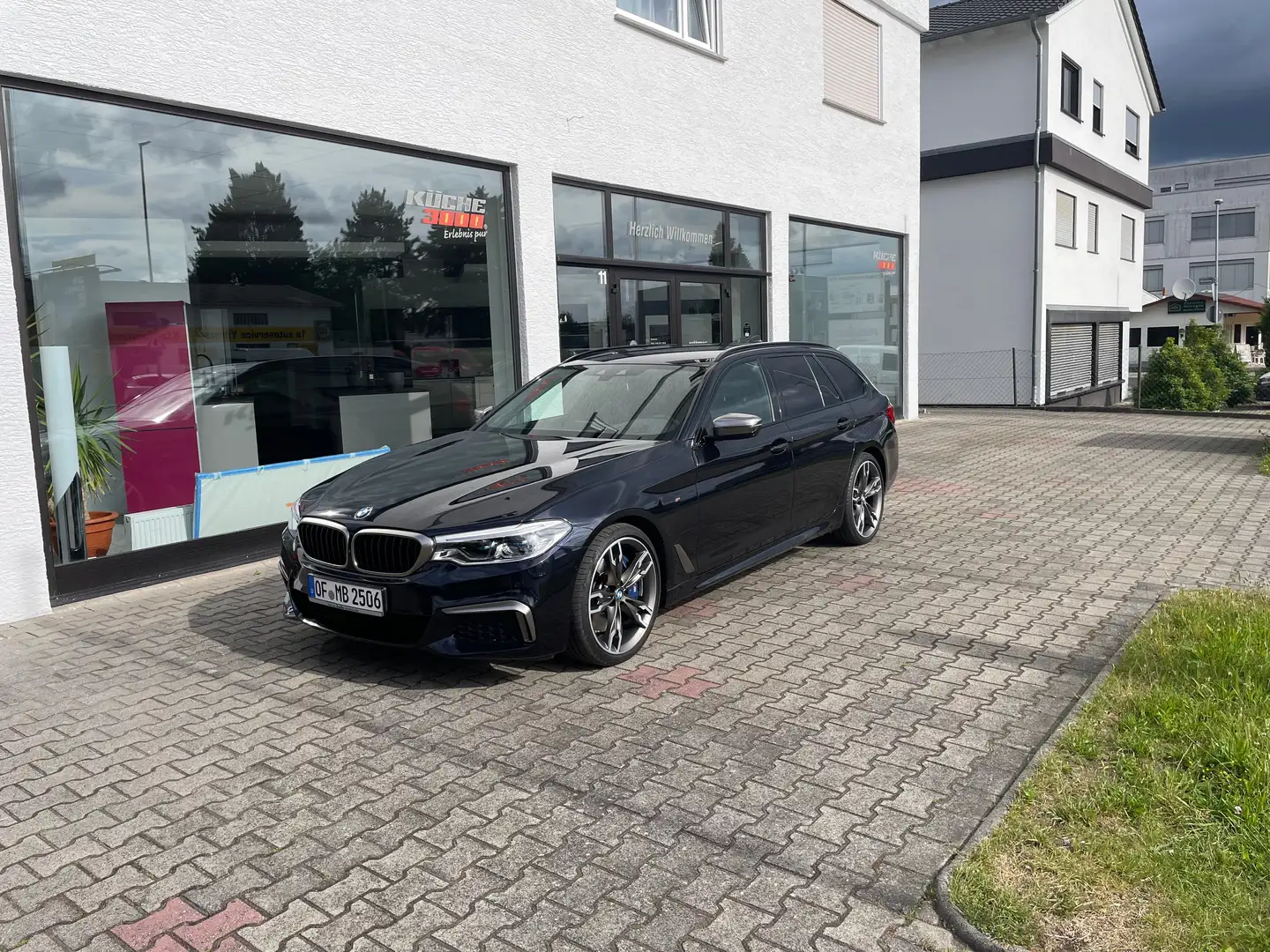BMW M550 M550d xDrive Touring Aut. Schwarz - 2