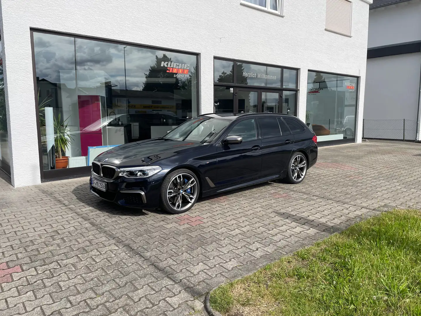 BMW M550 M550d xDrive Touring Aut. Schwarz - 1