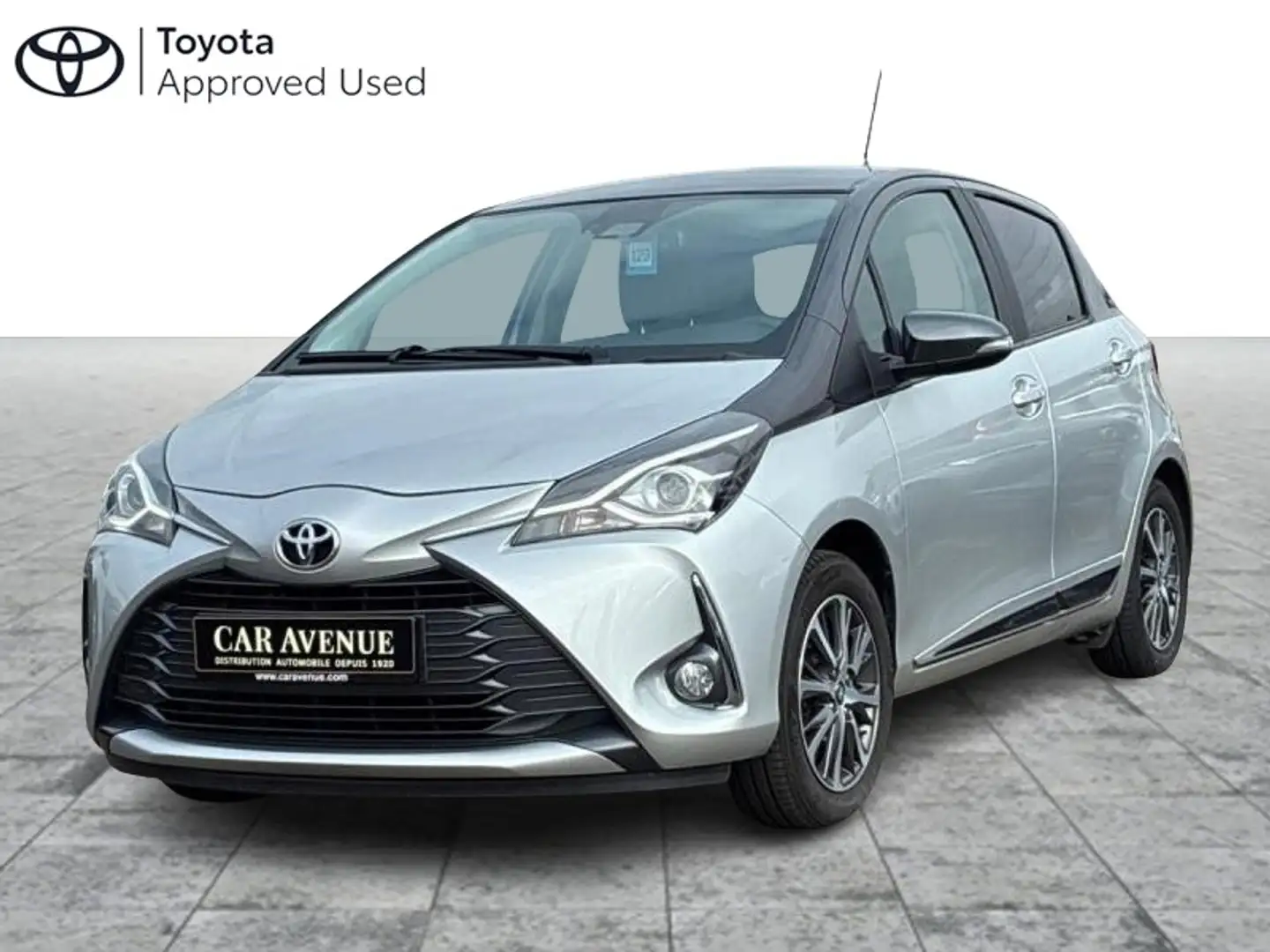 Toyota Yaris IV Gris - 1