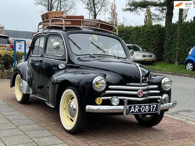 Renault 4CV 4 CV Zeer nette en iconische auto