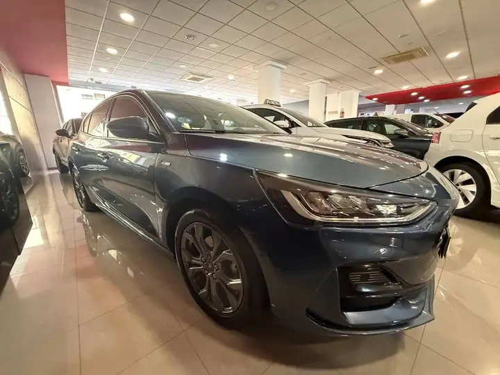Ford Focus 2024, foto 3