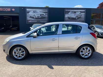 Opel Corsa 1.4-16V Business 5-deurs - Airco - Cruise - Elektr