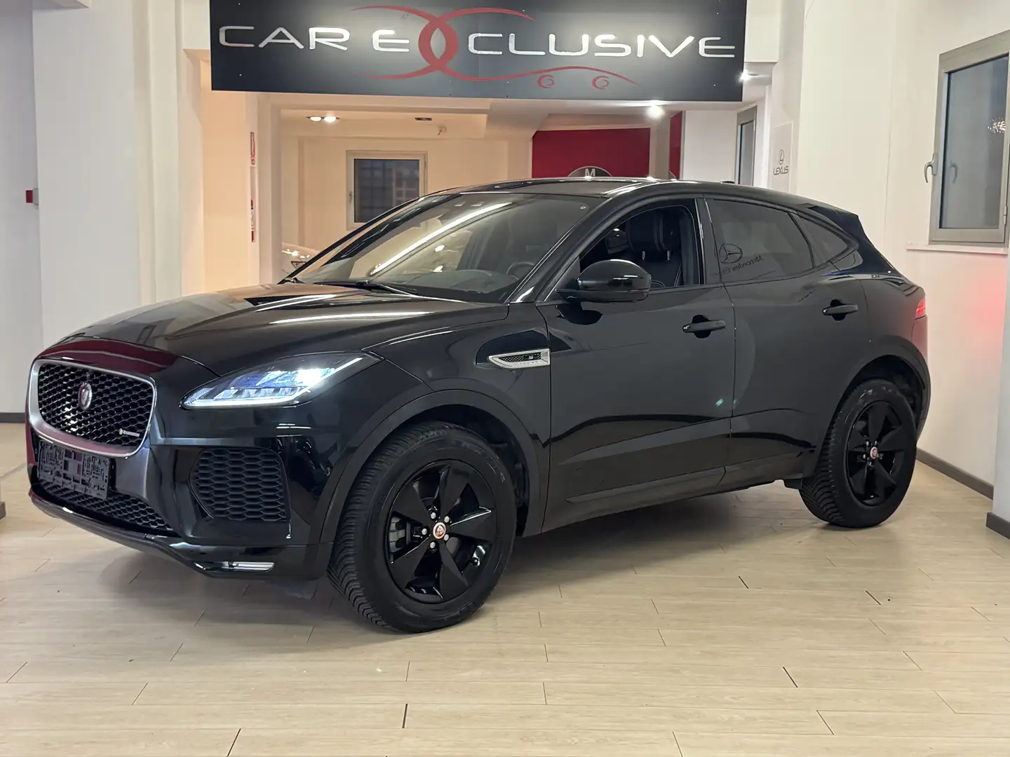 Jaguar E-Pace 2.0 i4 R-Dynamic S awd 200cv auto Splendida Noir - 1