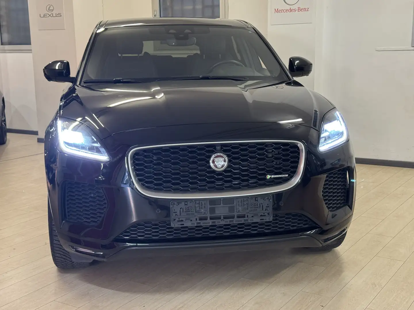Jaguar E-Pace 2.0 i4 R-Dynamic S awd 200cv auto Splendida Noir - 2