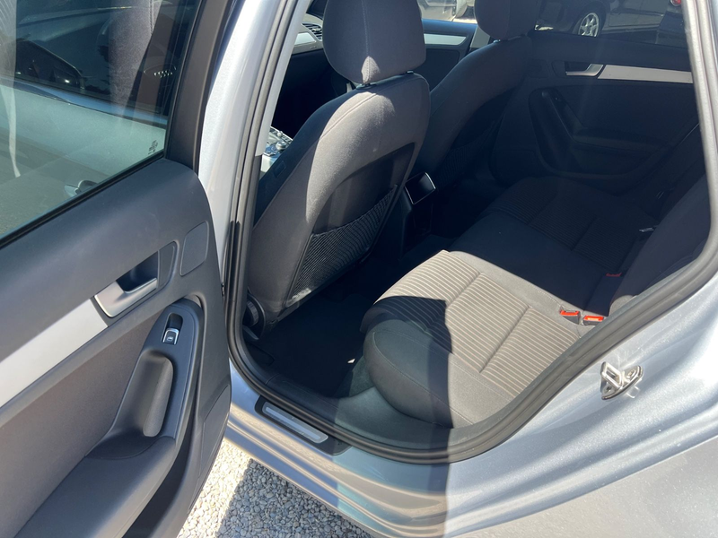 Audi A4 Avant Ambiente - TÜV NEU - AUTOMATIK -AHK — photo 13