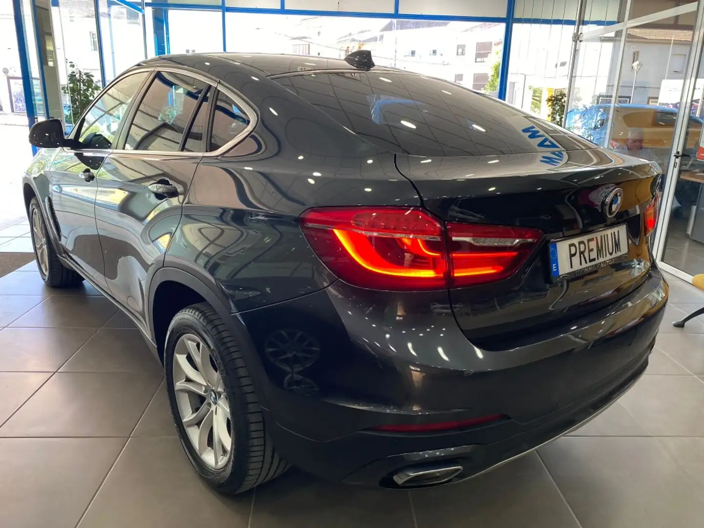 BMW X6 xDrive 30dA Gri - 2