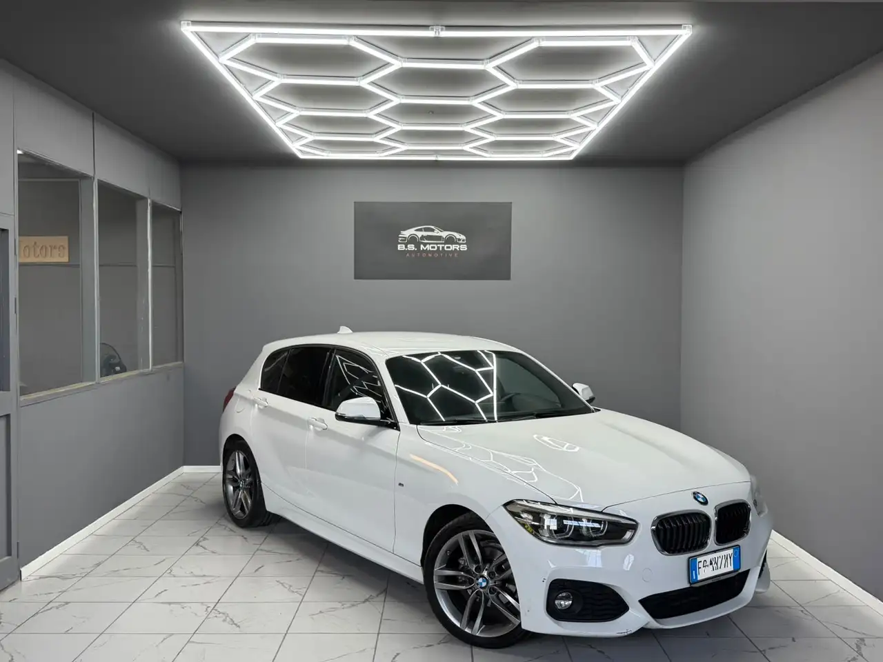 BMW 116 Serie 1 F/20-21 2015 116d Msport 5p auto — photo 1 of 15